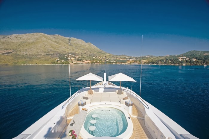 Super Jacuzzi on board of the fabulous Andreas L (60m) Super Yacht